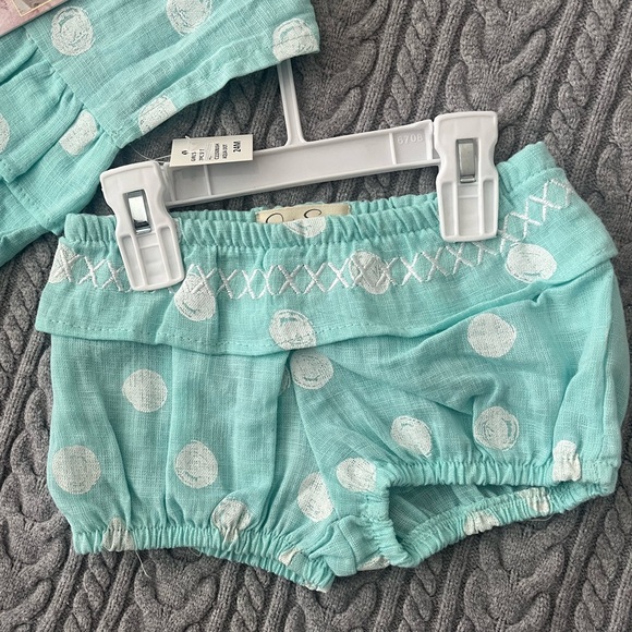 Two piece set - Picture 2 of 2